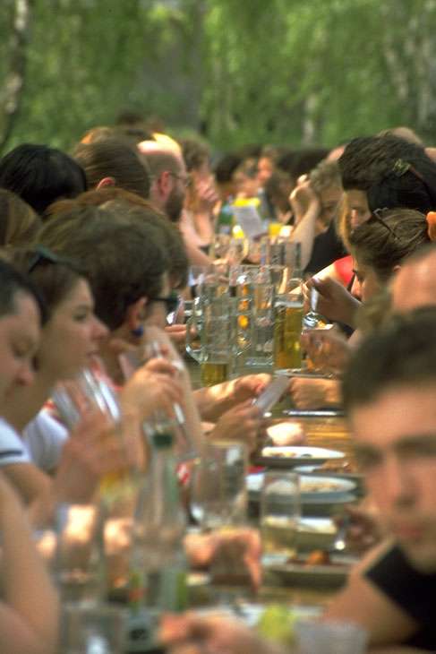 Bundestreffen 1998 in Potsdam – gemeinsames Essen und Trinken